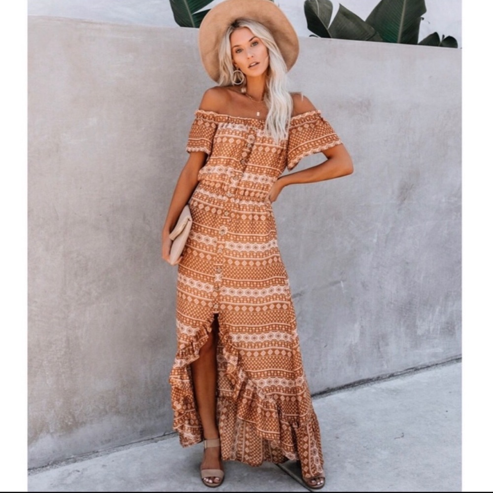 VICI Cairo HighLow Off the Shoulder Dress